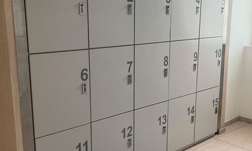 Outlet mall day use locker solution by Spacesaver featuring keyless system and secure double-panel steel doors